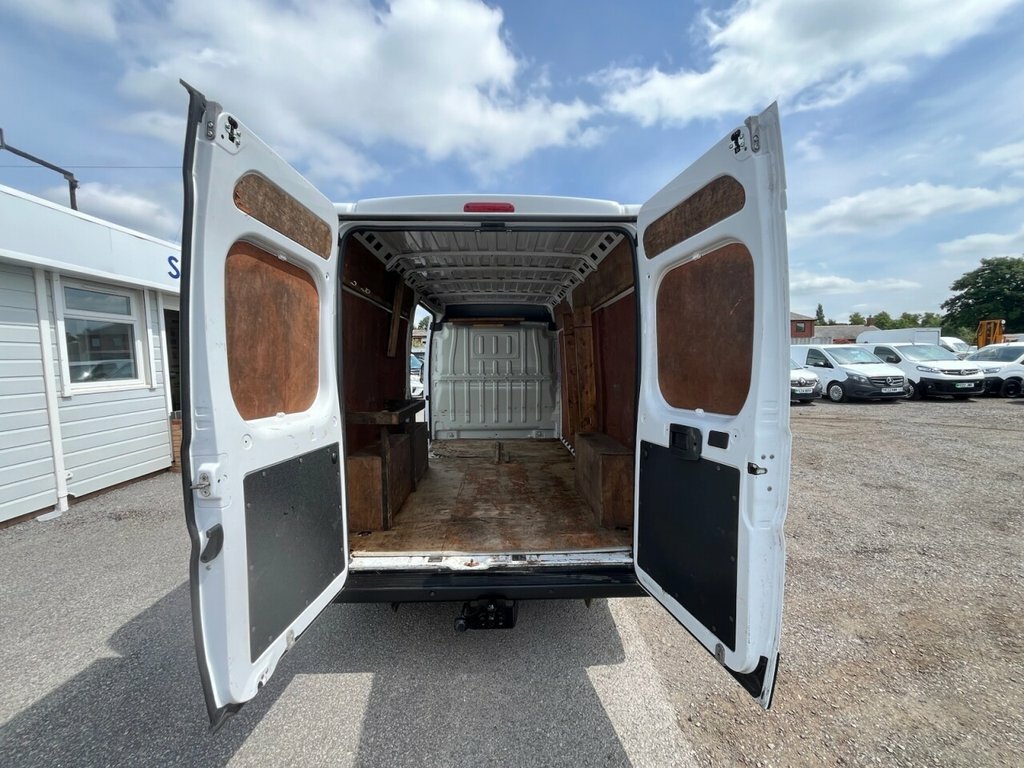 Vauxhall Movano Prime White #10