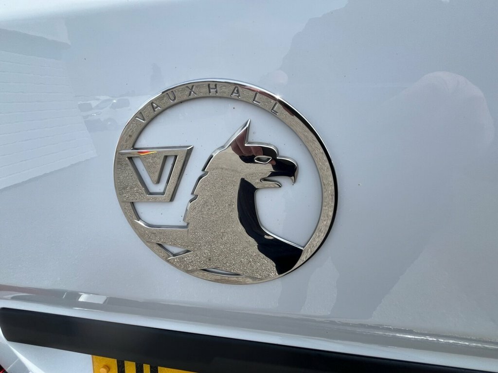 Vauxhall Movano Prime White #8
