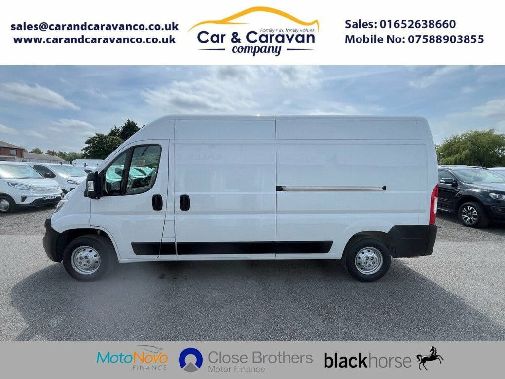 Vauxhall Movano 2L Prime White