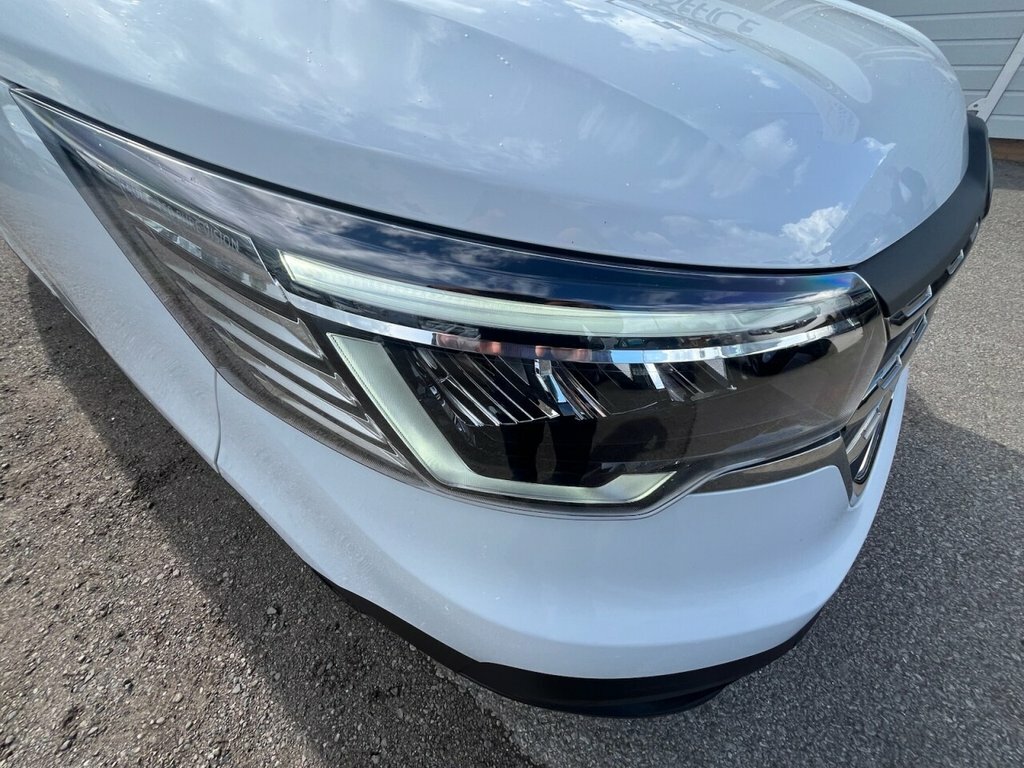 Renault Trafic 2L Advance White #2