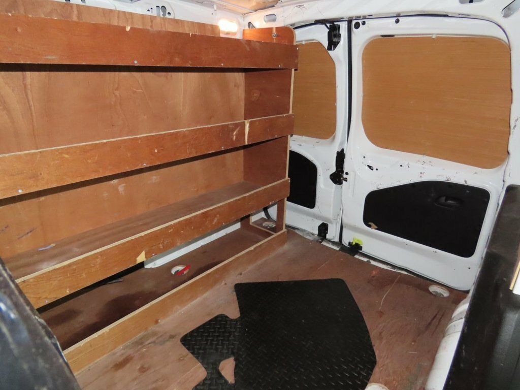 Peugeot Partner Mpv White #8
