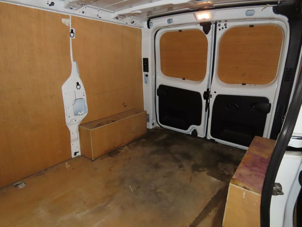 Nissan Primastar Mpv Black #10