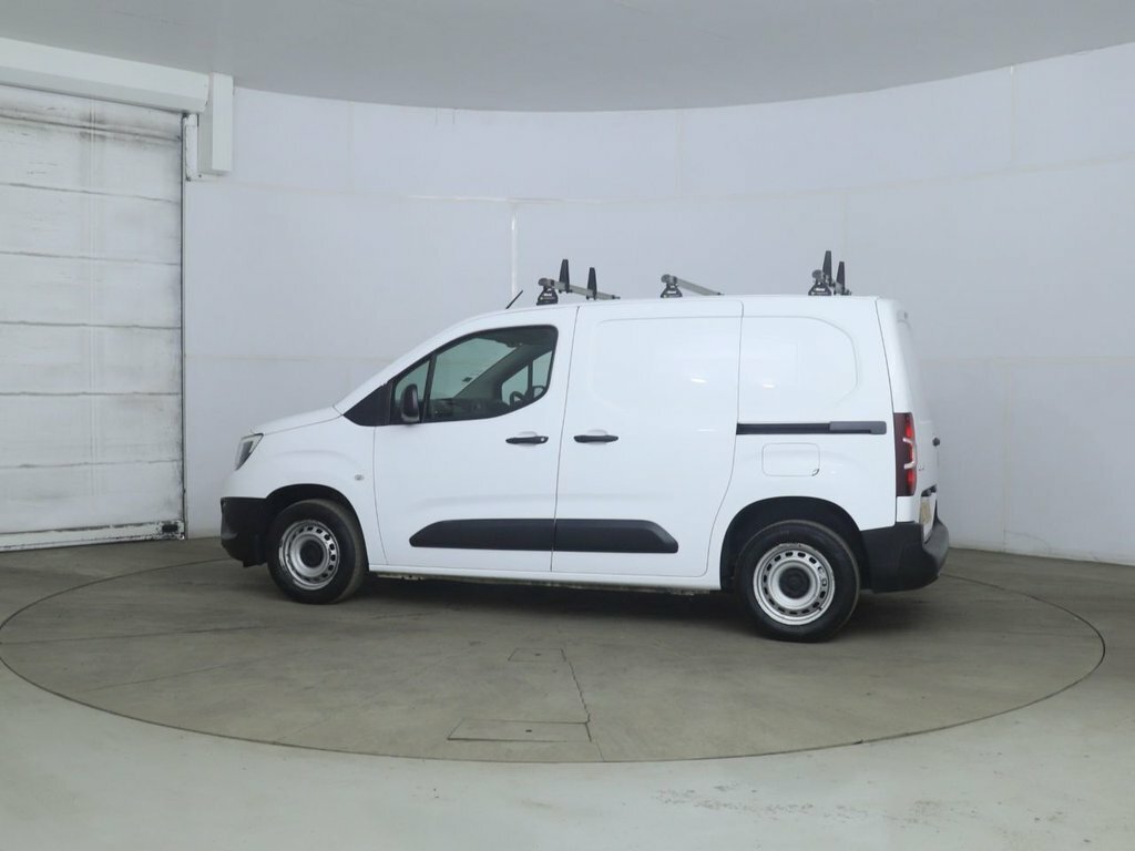 Vauxhall Combo 1.5L Edition White #4