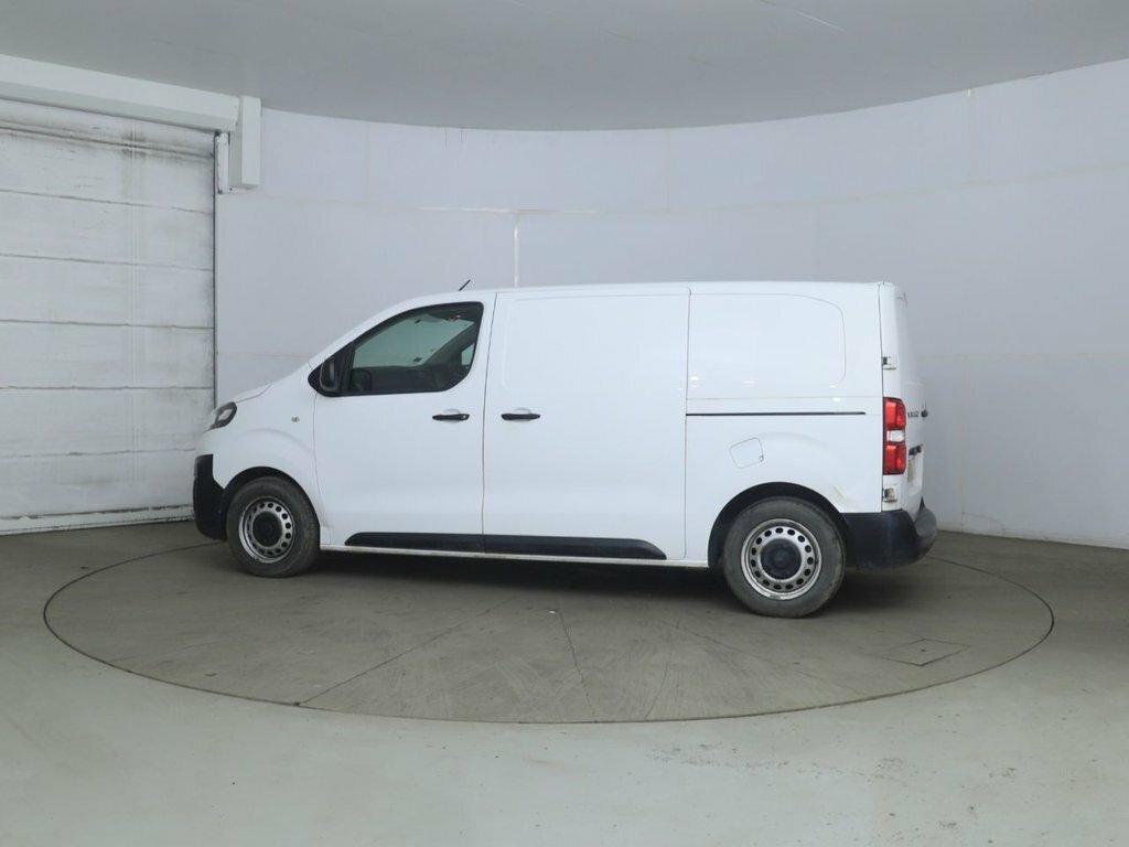 Vauxhall Vivaro 1.5L Edition DY21KCK White #4