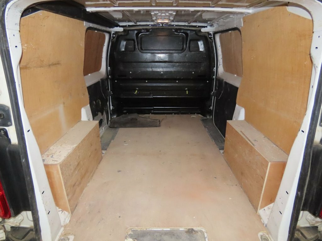 Vauxhall Vivaro 1.5L Edition DY21KCK White #6