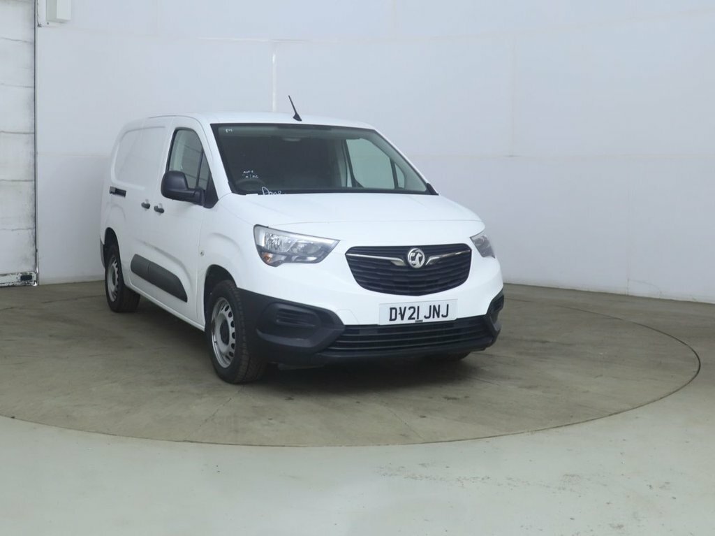 Vauxhall Combo 1.5L Dynamic White