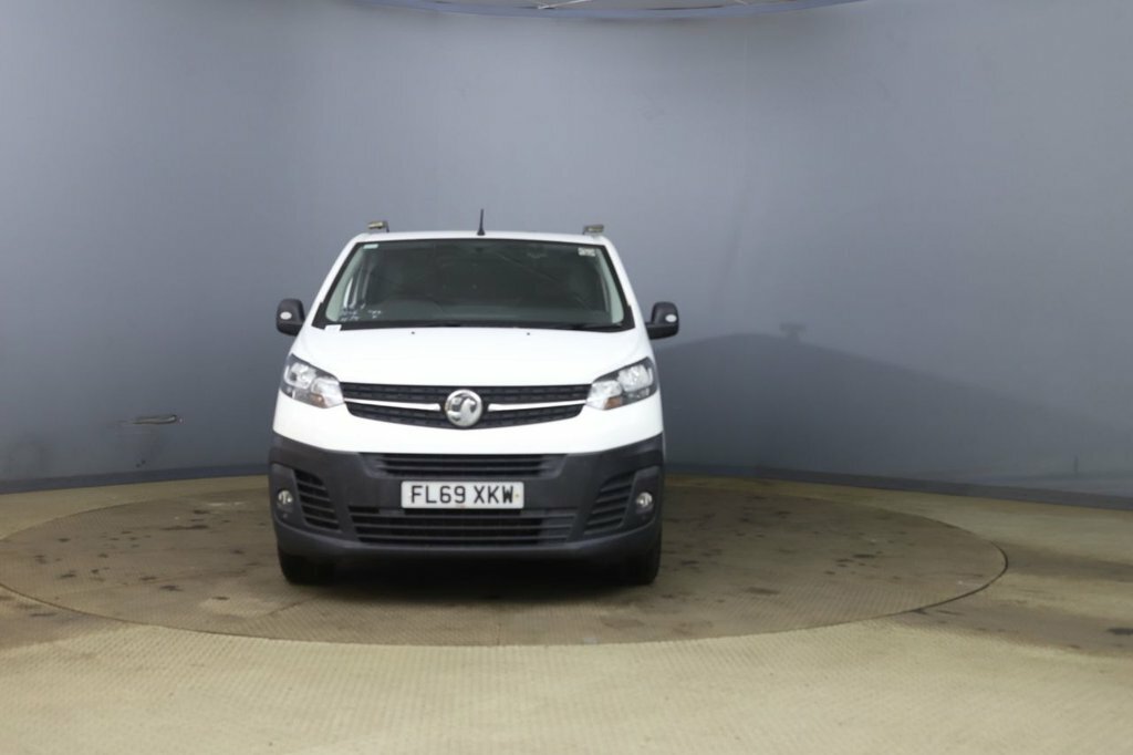 Vauxhall Vivaro 1.5L Edition White #2
