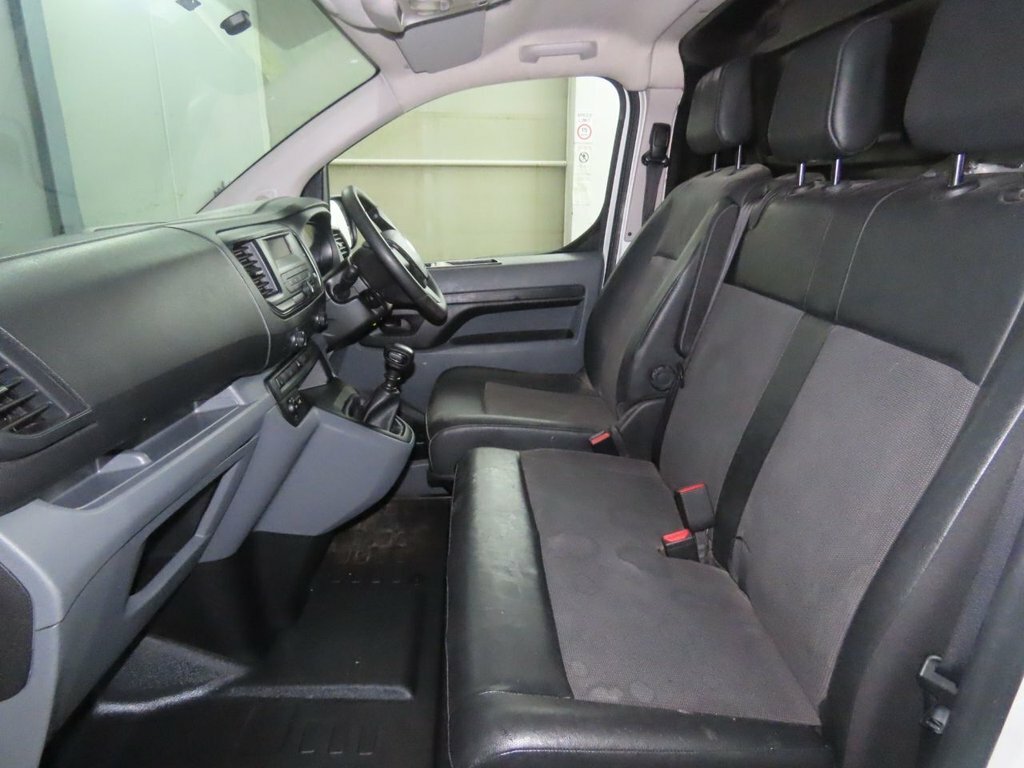 Vauxhall Vivaro 2.0 Turbo D 3100 Sportive Crew Van Double Cab White #10