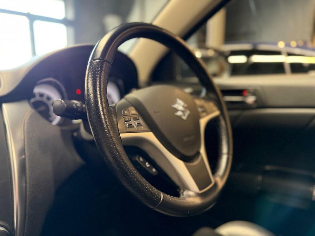 Suzuki Kizashi 2.4 16V Silver #26