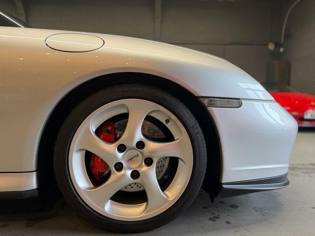 Porsche 911 Carrera 4S Silver #25