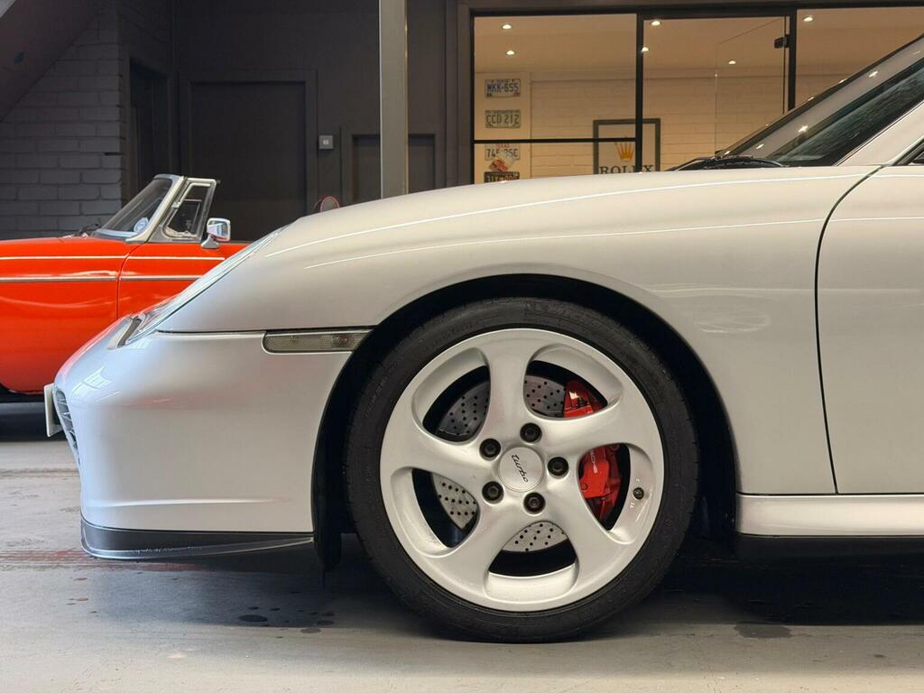 Porsche 911 Carrera 4S Silver #31