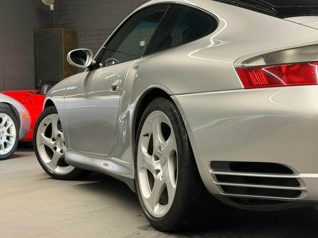 Porsche 911 Carrera 4S Silver #12