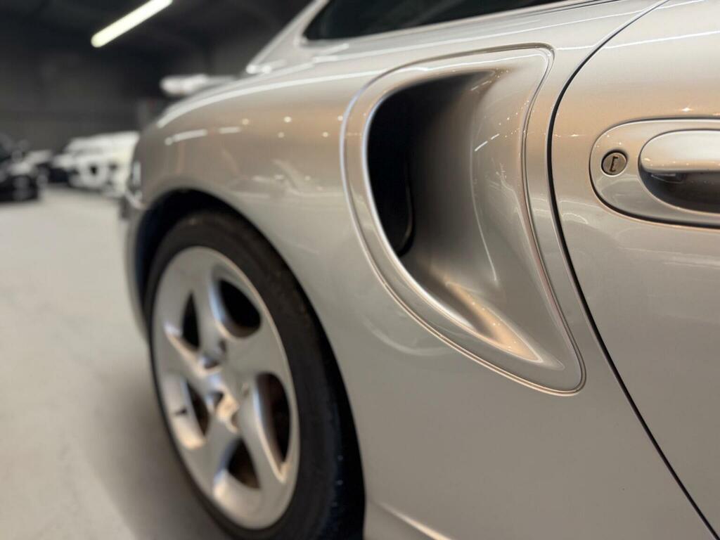 Porsche 911 Carrera 4S Silver #22
