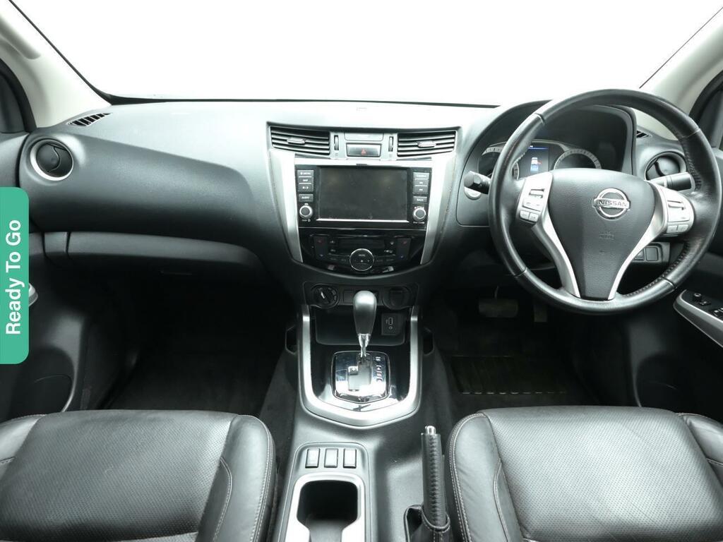 Nissan Navara 2.3 Dci Tekna Pickup Double Cab 4W White #2