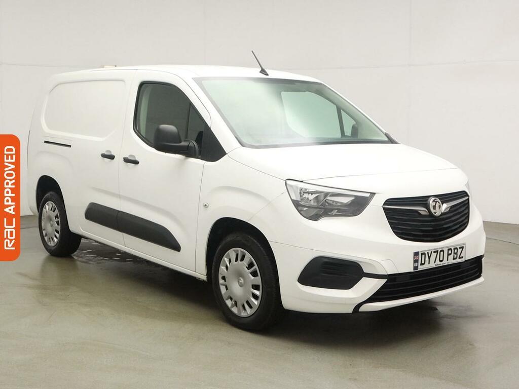 Vauxhall Combo 1.5 Turbo D 2300 Sportive Panel Van Man DY70PBZ White #4