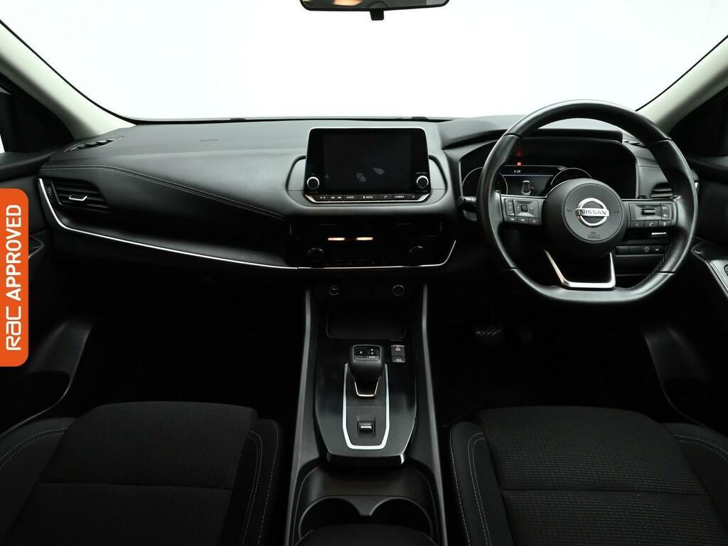 Nissan Qashqai 1.3 Dig-t Mhev Acenta Premium Suv Hybri FL71TNX White #2