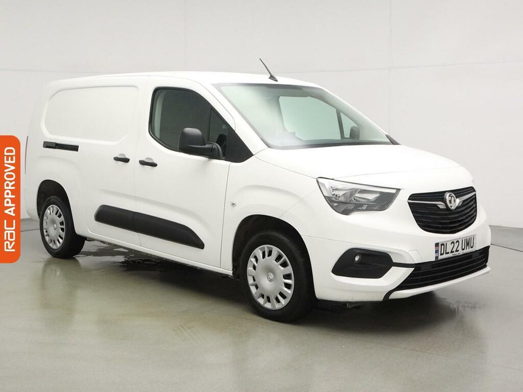 Vauxhall Combo 1.5 Turbo D 2300 Sportive Panel Van 6Dr Man DL22UMU White #3