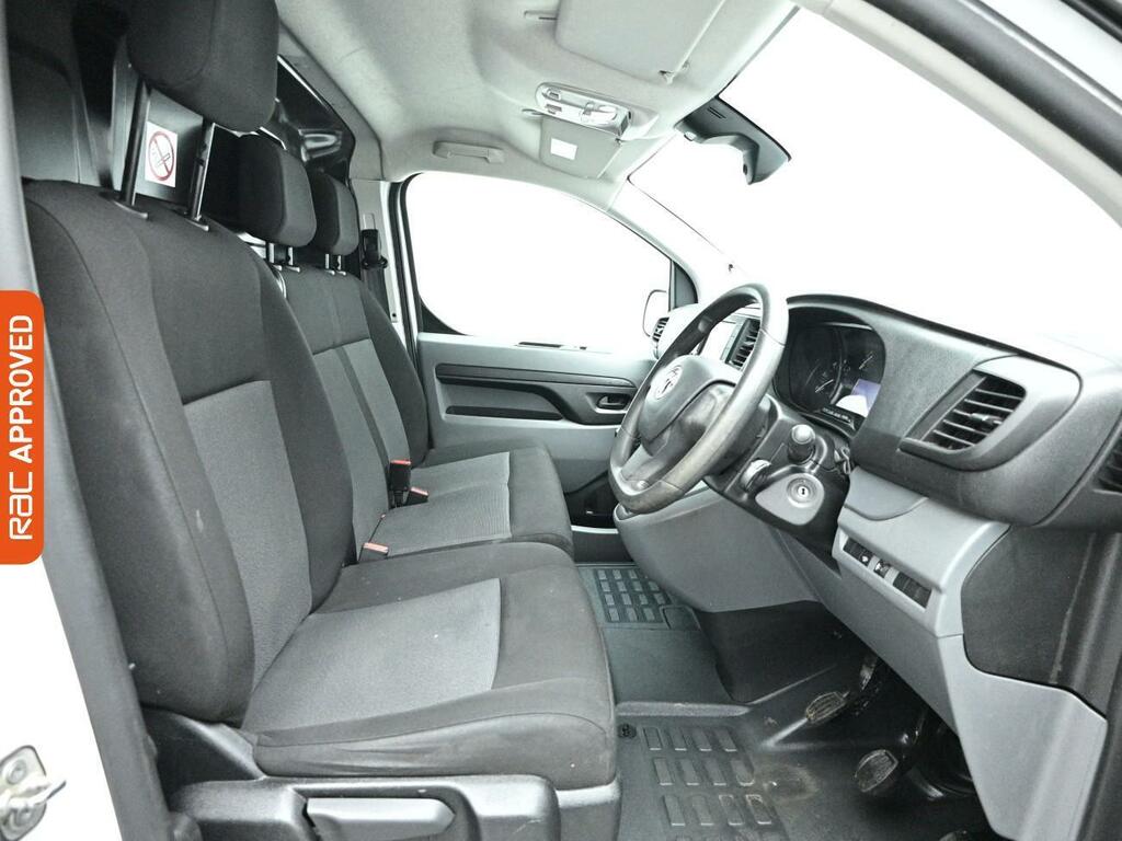 Vauxhall Vivaro 1.5 Turbo D 2900 Dynamic Panel Van 6Dr Manu KM72EZC White #2