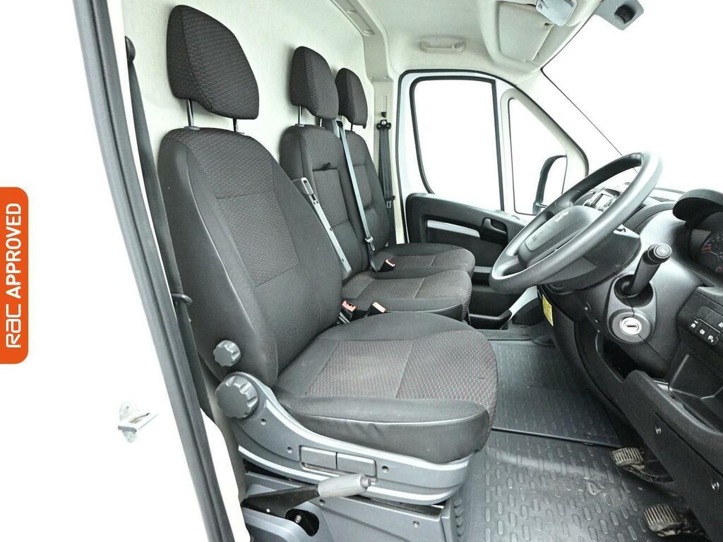 Peugeot Boxer 2.2 Bluehdi 335 Professional Panel Van White #2
