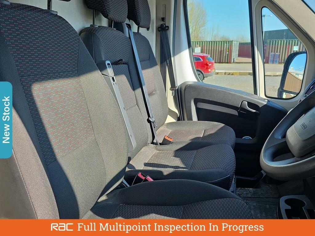 Citroen Relay 2.2 Bluehdi 35 Enterprise Edition Panel Van Di BG23KPT White #2
