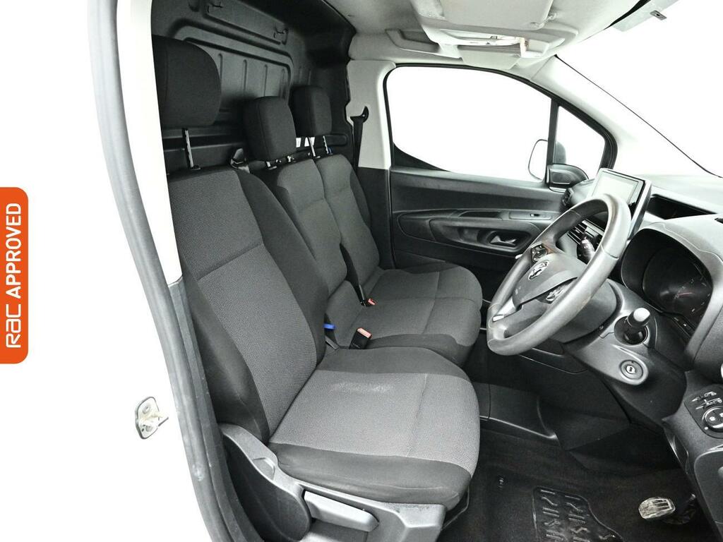 Vauxhall Combo 1.5 Turbo D 2300 Sportive Panel Van Man DY71YLB White #2