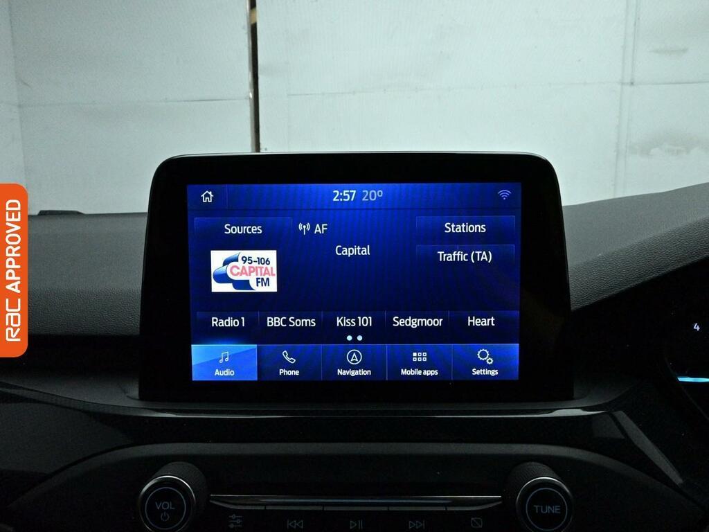Ford Focus 1.0T Ecoboost St-line Hatchback YP20UCY White #3