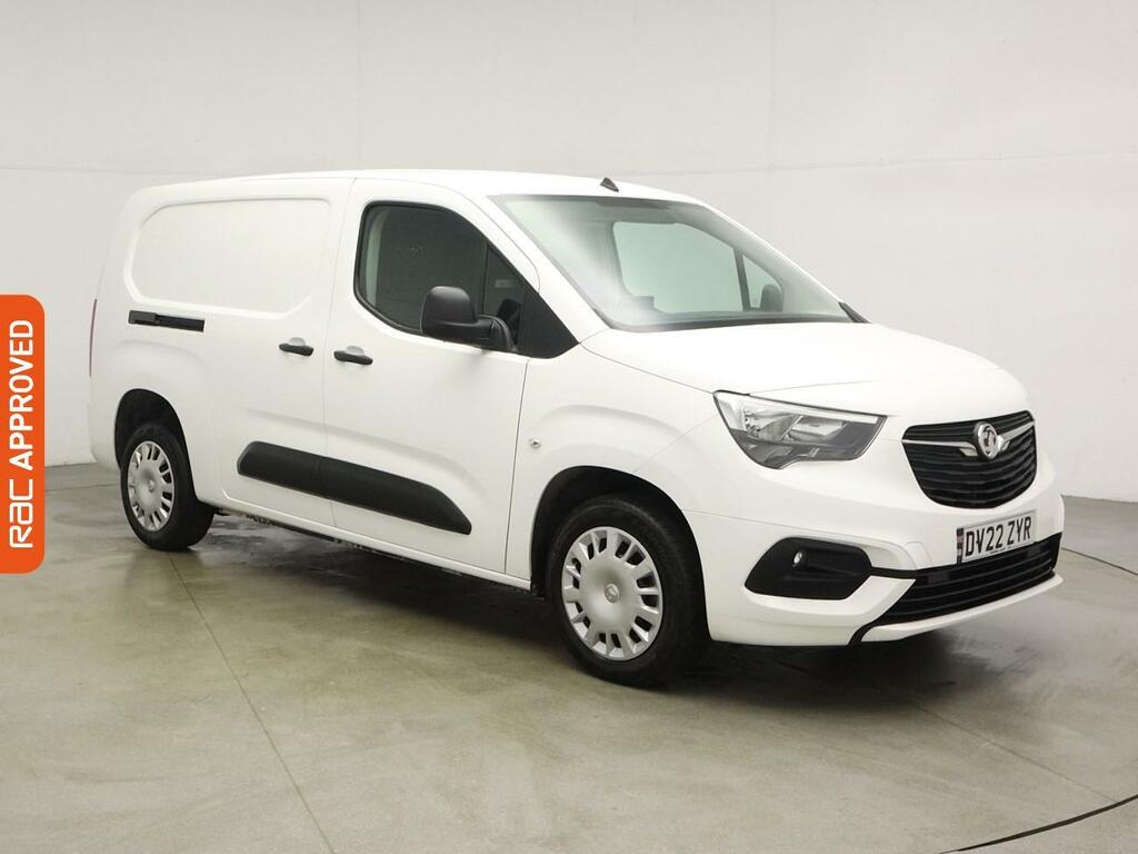 Vauxhall Combo 1.5 Turbo D 2300 Sportive Panel Van 6Dr Man White #4