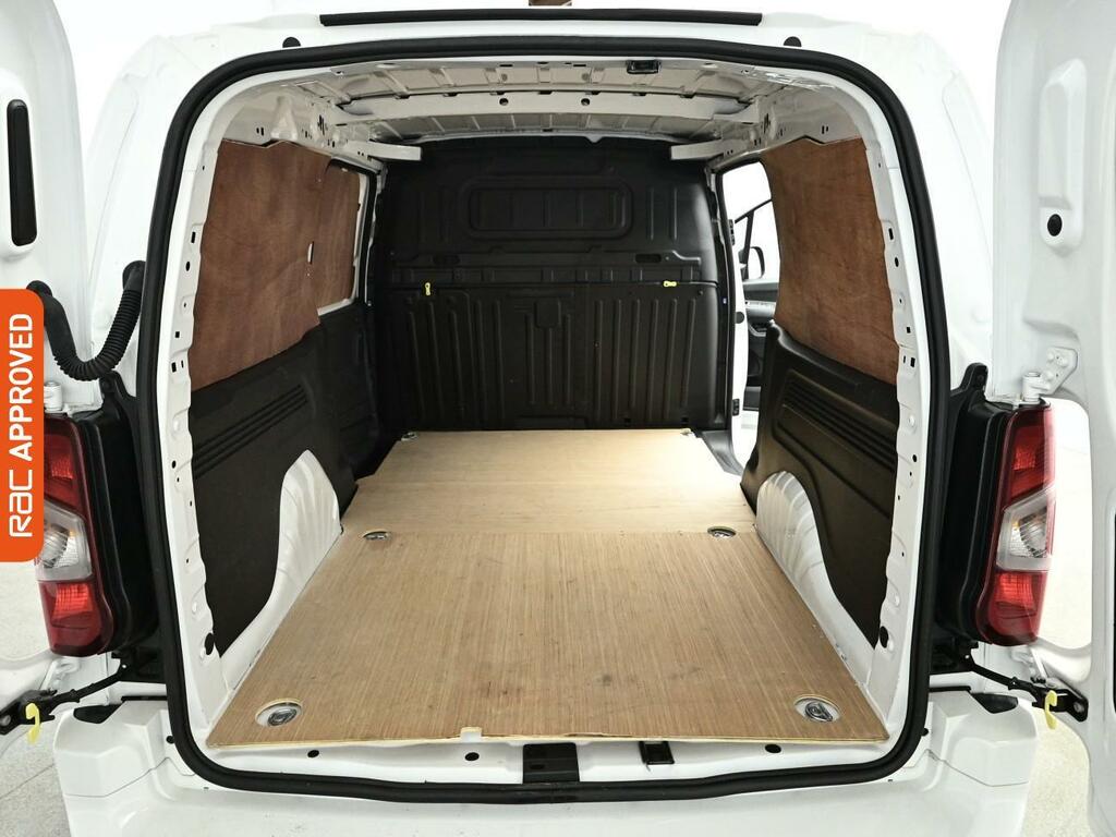 Vauxhall Combo 1.5 Turbo D 2300 Sportive Panel Van 6Dr Man White #3