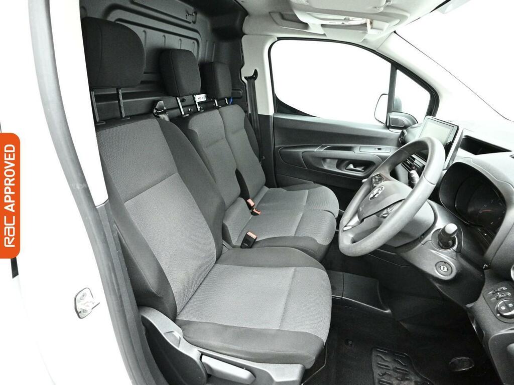 Vauxhall Combo 1.5 Turbo D 2300 Sportive Panel Van 6Dr Man White #2