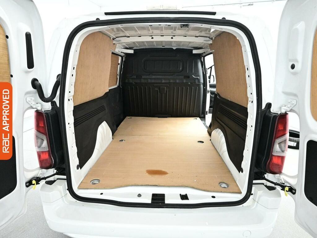 Vauxhall Combo 1.5 Turbo D 2300 Sportive Panel Van Man FD70MDV White #3
