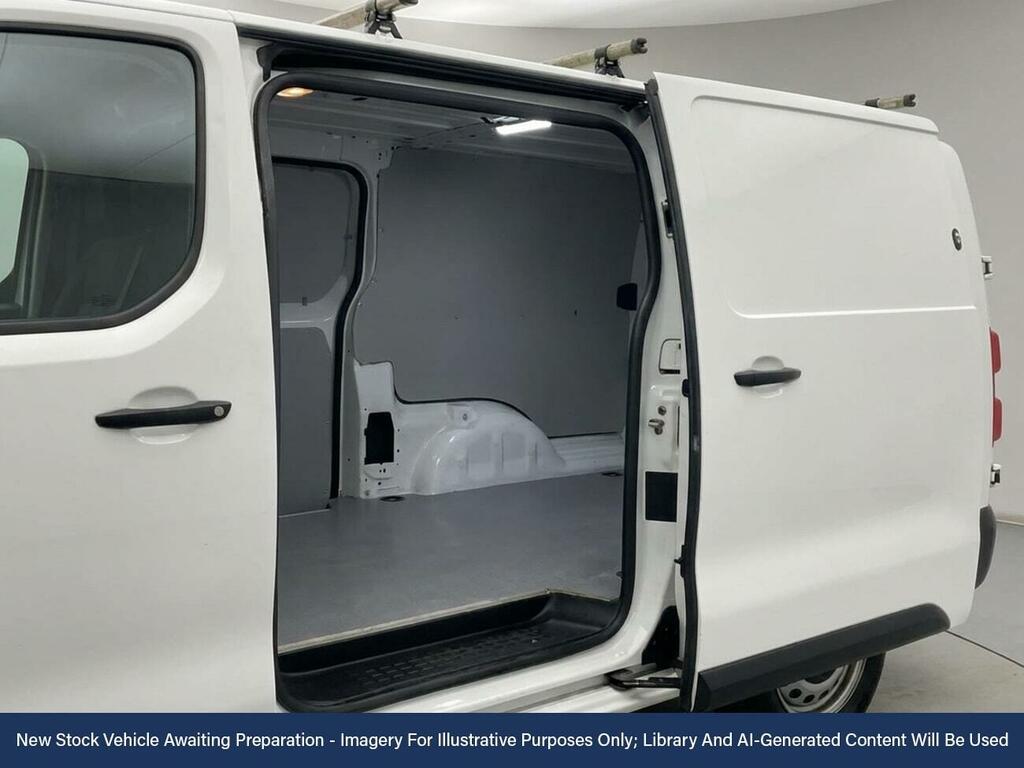 Toyota PROACE 2.0D Icon Long Panel Van 6Dr Lwb Eur White
