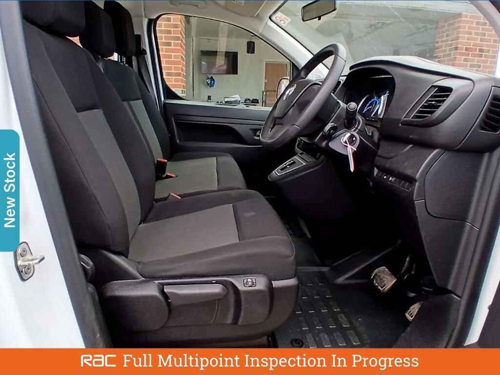 Vauxhall Vivaro 50Kwh Combi Mpv Mwb 9 Seat, 7.4 White #3