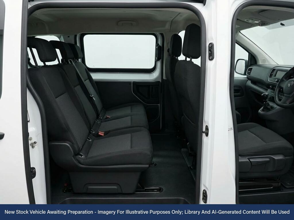 Vauxhall Vivaro 50Kwh Combi Mpv Mwb 9 Seat, 7.4 White #4