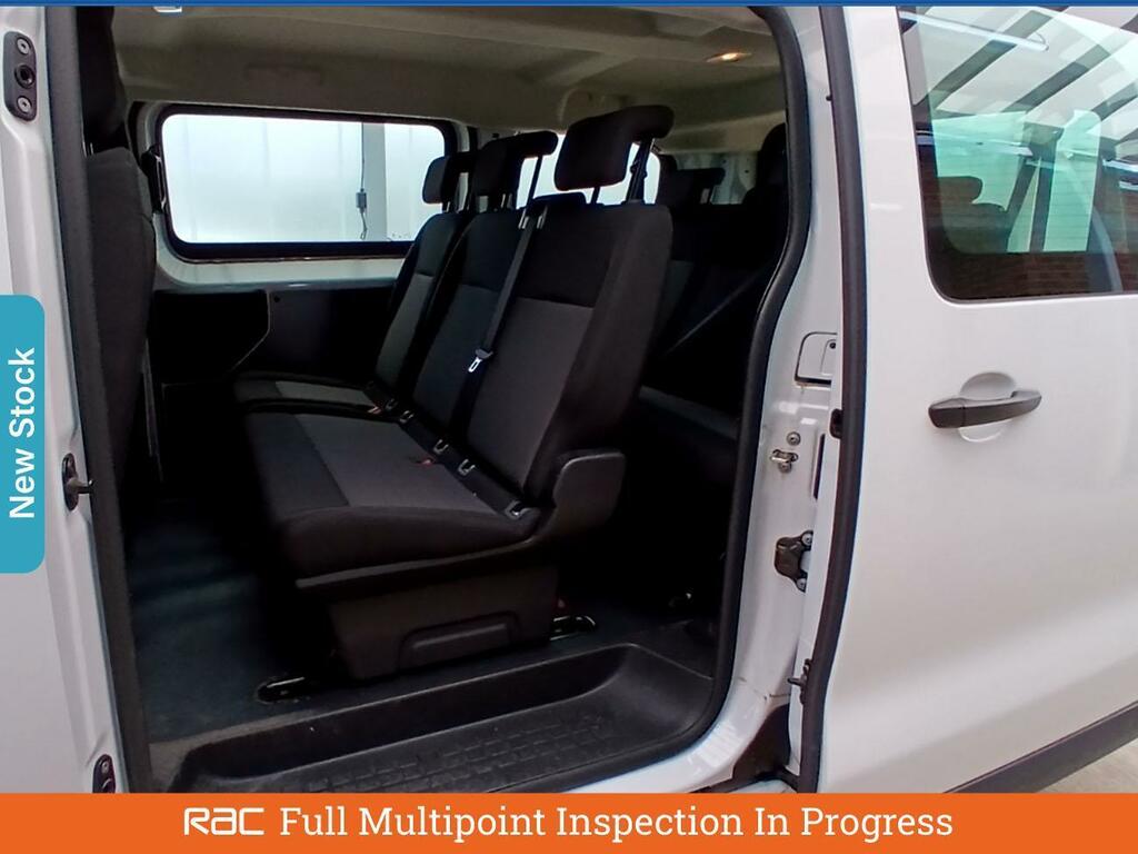 Vauxhall Vivaro 50Kwh Combi Mpv Mwb 9 Seat, 7.4 White #4