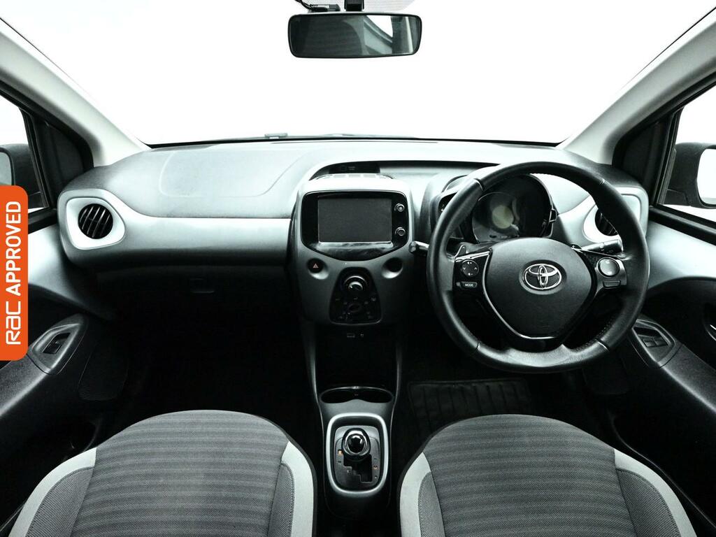 Toyota Aygo 1.0 Vvt-i X-play Hatchback X-shift Euro YS68BVA Silver #2