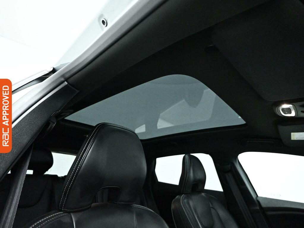 Volvo V40 2.0 T2 Gpf R-design Pro Hatchback Manua KL18MWV Silver #3