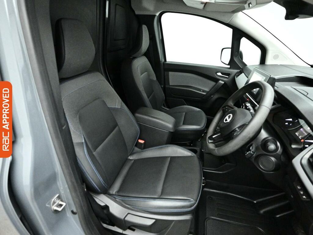 Nissan TOWNSTAR 45Kwh Tekna Panel Van 6Dr L2 122 Ps Grey #2