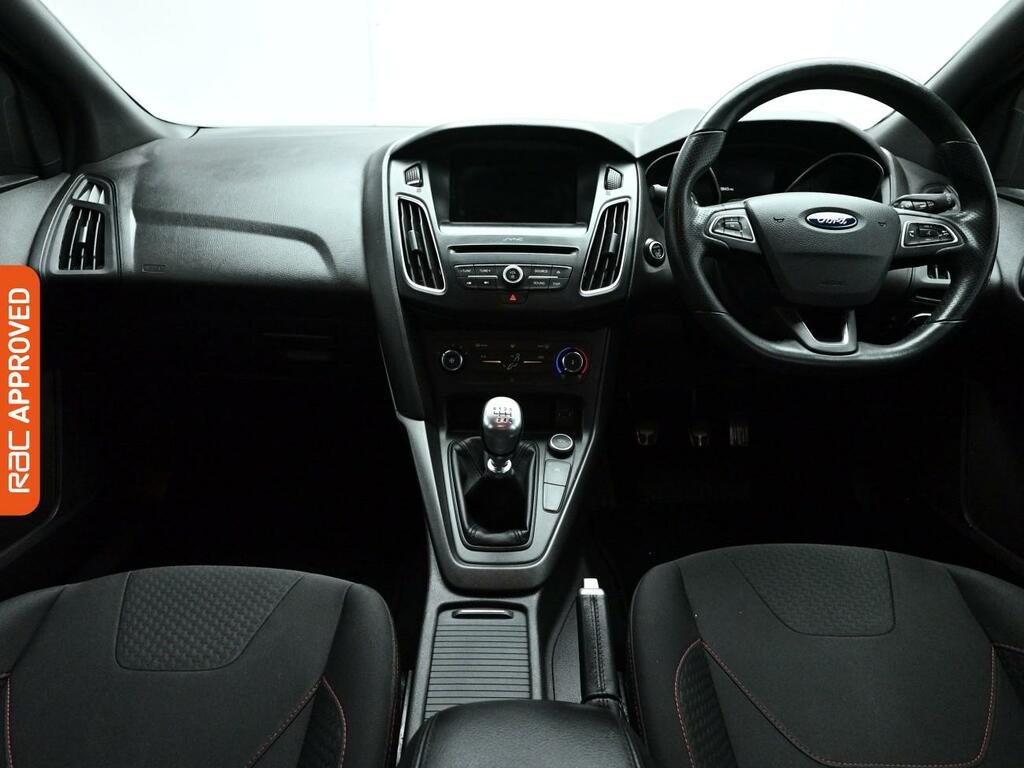Ford Focus 1.0T Ecoboost St-line Hatchback WK67TYZ Orange #2