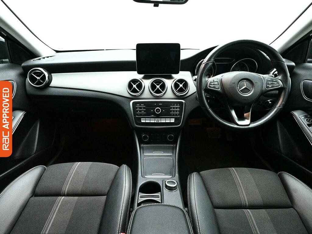 Mercedes-Benz GLA Class 1.6 Gla180 Urban Edition Suv 7G-dct Eur FX19HHA Black #2