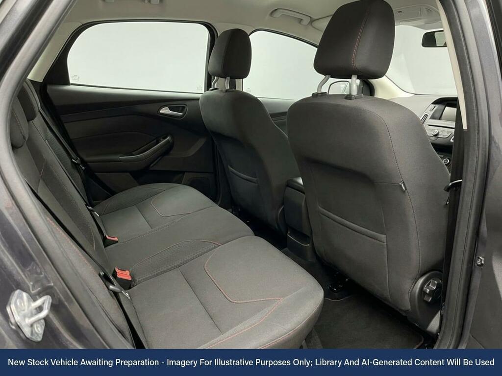 Ford Focus 1.0T Ecoboost Zetec S Hatchback MA16ZPW Grey #4