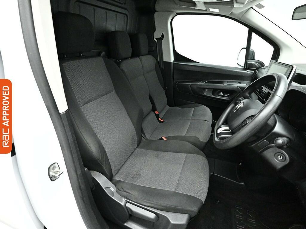 Toyota Proace City 50Kwh Icon Short Panel Van Swb PX72YZW White #2