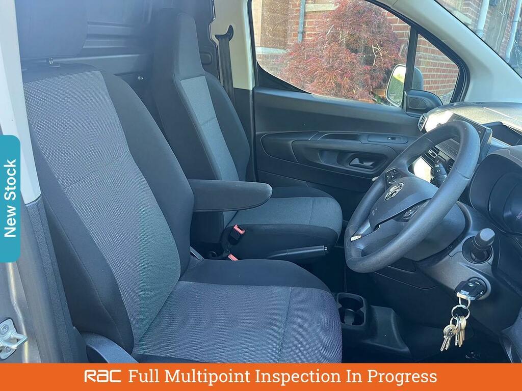 Vauxhall Combo 1.5 Turbo D 2300 Dynamic Panel Van Manu KN22GHD Grey #2