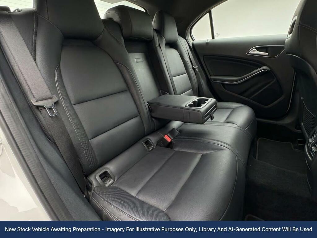Mercedes-Benz A Class 1.6 A200 Amg Line Premium Hatchback 7 VX17ZZE Grey #4
