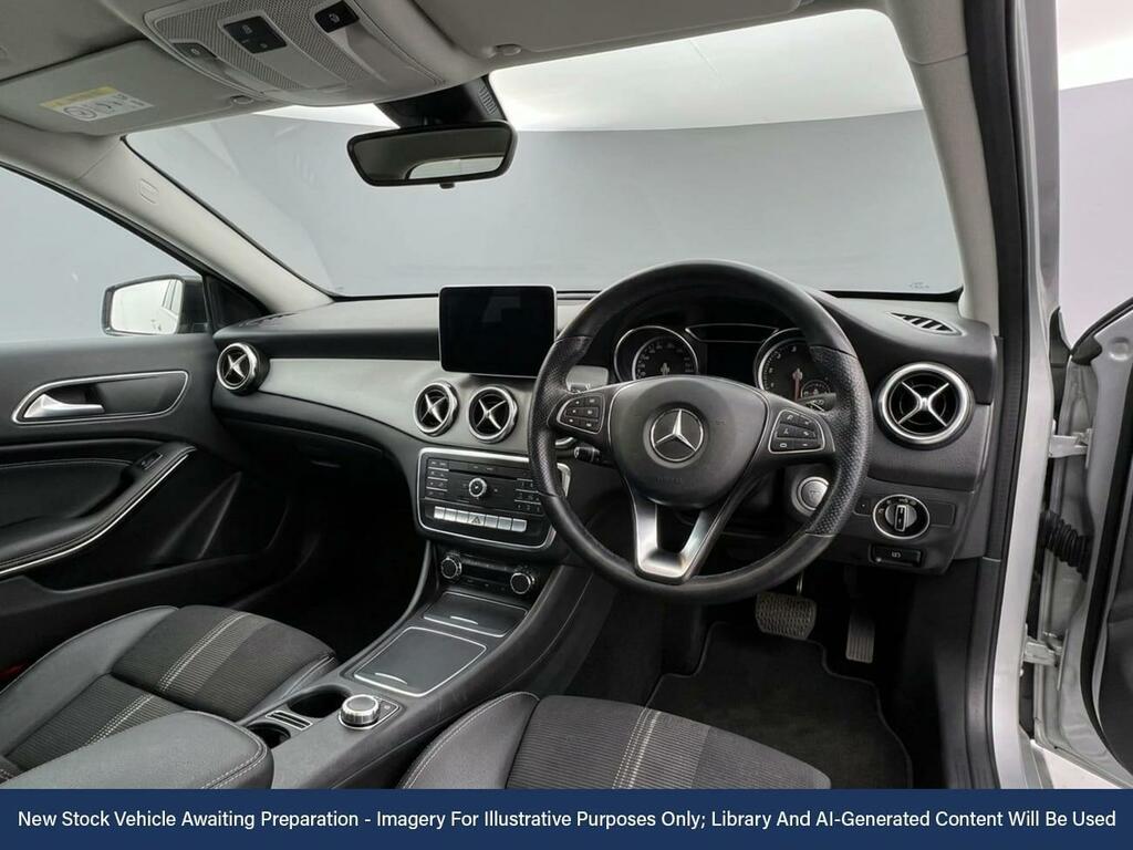 Mercedes-Benz GLA Class 1.6 Gla180 Gpf Urban Edition Suv 7G-dct WO19WAE Silver #3