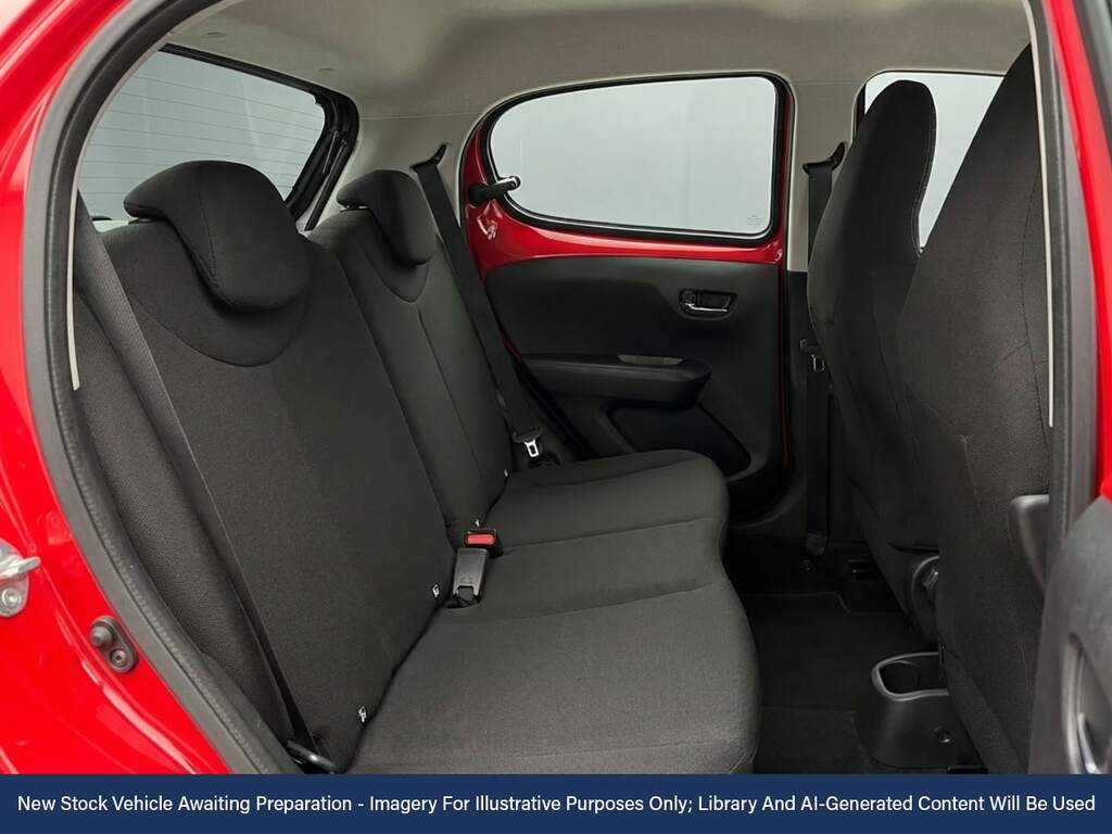 Peugeot 108 1.0 Allure Hatchback Euro 6 Ss VE70AVO Red #4