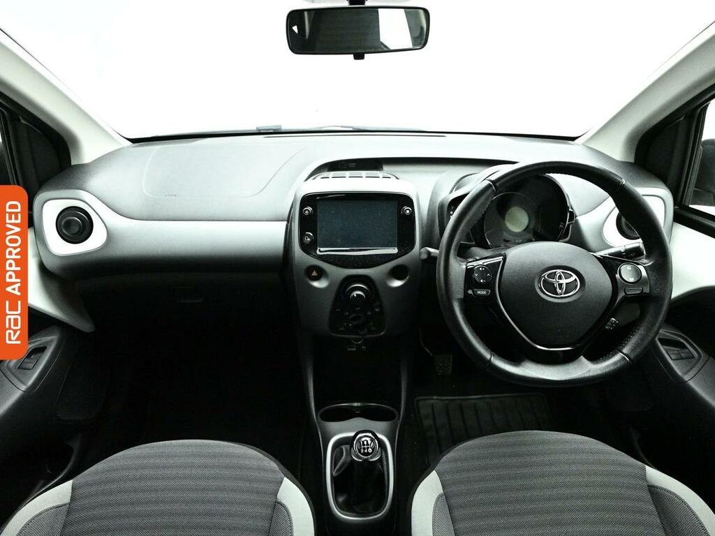 Toyota Aygo 1.0 Vvt-i X-play Hatchback Euro WM20HLV White #2