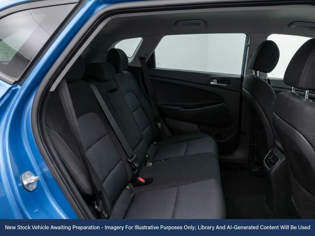 Hyundai Tucson 1.6 Gdi Blue Drive Se Nav Suv Eu CE67ZTB Blue #4