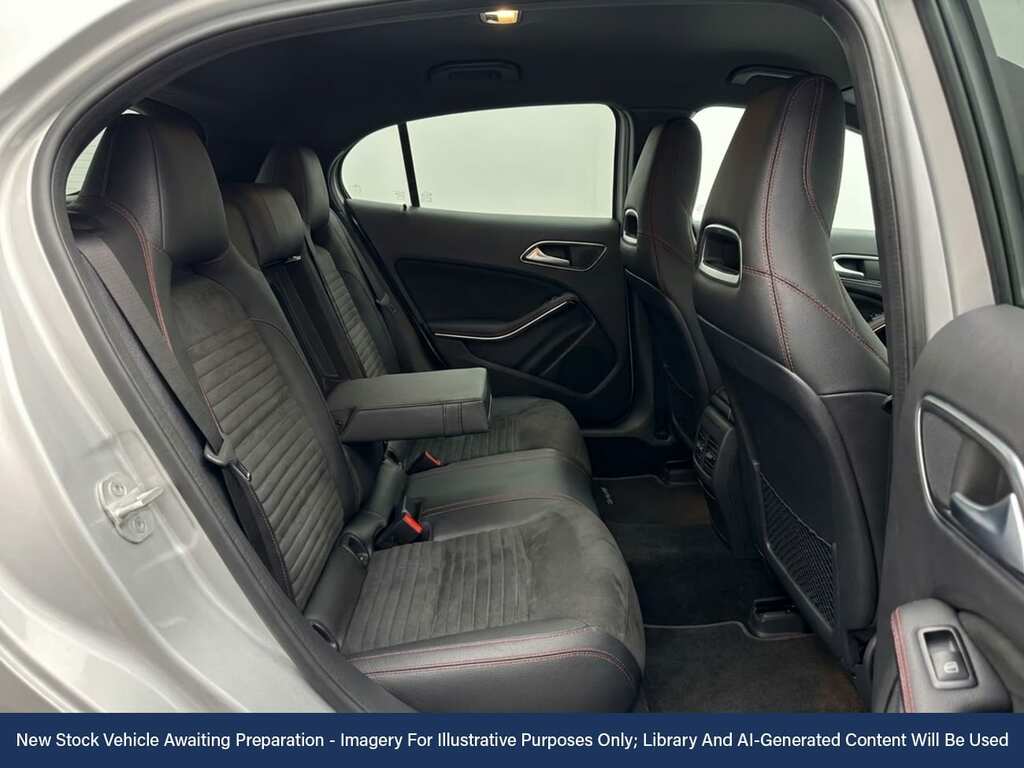 Mercedes-Benz GLA Class 2.1 Gla220d Amg Line Premium Suv 7G-d PF16UJB Silver #4