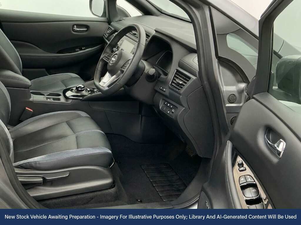 Nissan Leaf 39Kwh Tekna Hatchback 150 Ps Grey #3
