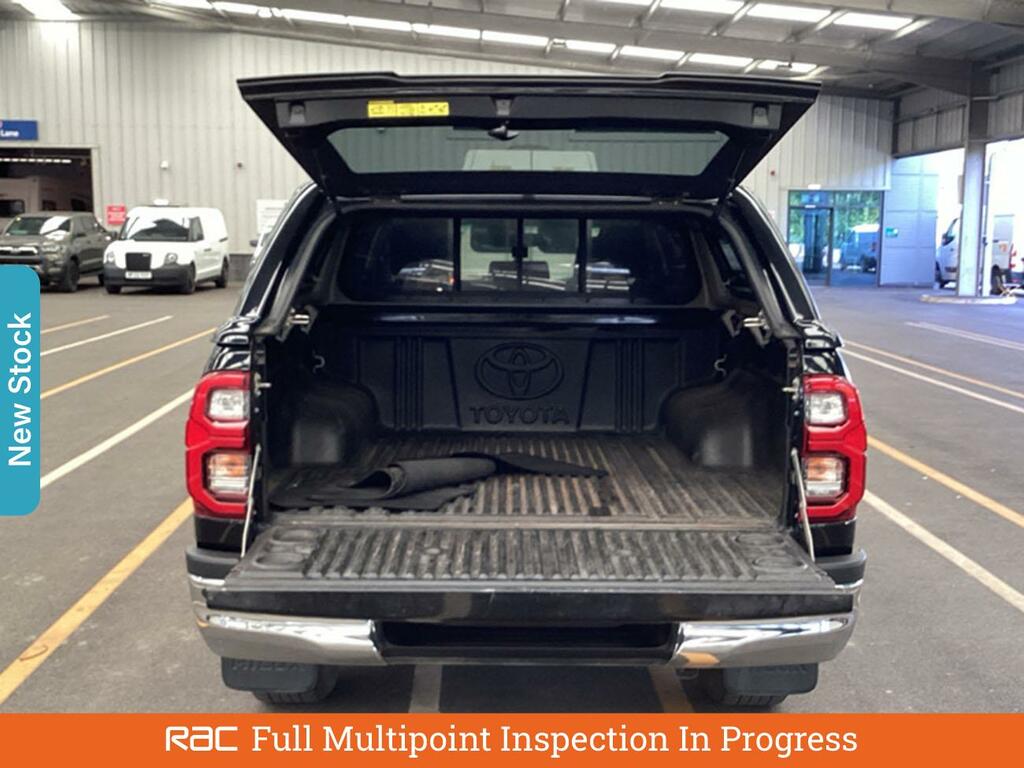 Toyota HILUX 2.8 D-4d Invincible Pickup Double Cab M Black #5